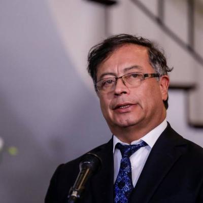 Presidente Petro plantea no cobrar al soldado para que pueda entrar a la escuela a hacer carrera de oficial y ser general