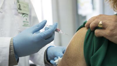 La gripe se dispara antes de lo habitual en España y ya tensiona los centros sanitarios en varias comunidades autónomas