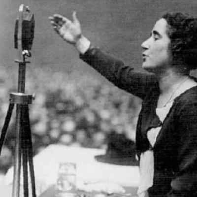 CLARA CAMPOAMOR Y LA BATALLA POR EL SUFRAGIO FEMENINO