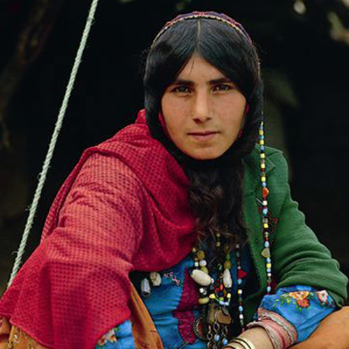 دنگ و فنگ اثری از زنده یاد مسعود بختیاری