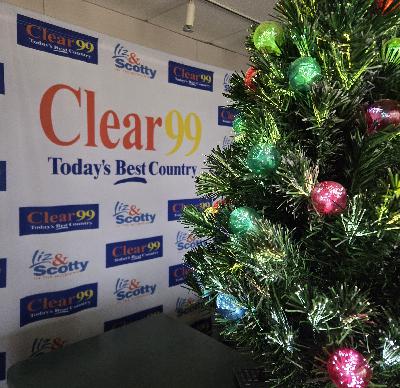 Liz & Scotty's Poddy: Episode 101 - "A Clear Crew Christmas"
