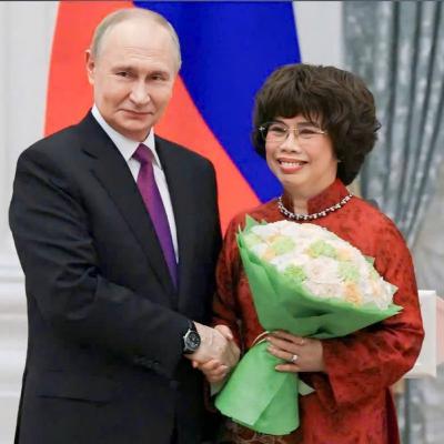 Tin quốc tế - Một doanh nhân Việt Nam vinh dự được Tổng thống Nga Putin trực tiếp trao Huân chương Hữu nghị Tin quốc tế - Một doanh nhân Việt Nam vinh dự được Tổng thống Nga Putin trực tiếp trao Huân chương Hữu nghị