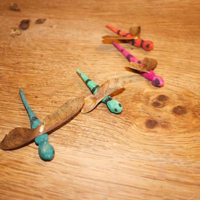 Outdoor Kinder basteln eine Libelle Outdoor Kinder basteln eine Libelle