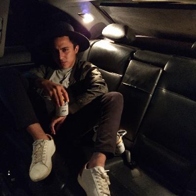 Ser papa soltero y un barco.