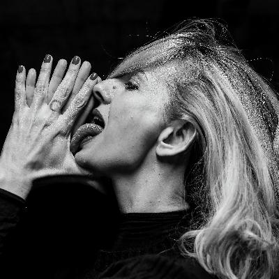 Letrux (parte 1): “O sexo, drogas e rock and roll veio muito tarde na minha vida, e já sem a compulsão e a loucura da adolescência” Letrux (parte 1): “O sexo, drogas e rock and roll veio muito tarde na minha vida, e já sem a compulsão e a loucura da adolescência”