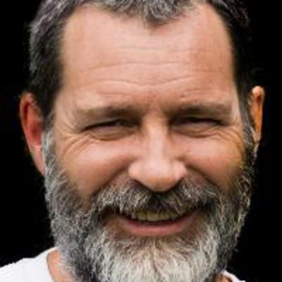 #15 Monti Castiñeiras | Actor en: Fariña, Auga Seca, Neboa... Él es Santos!