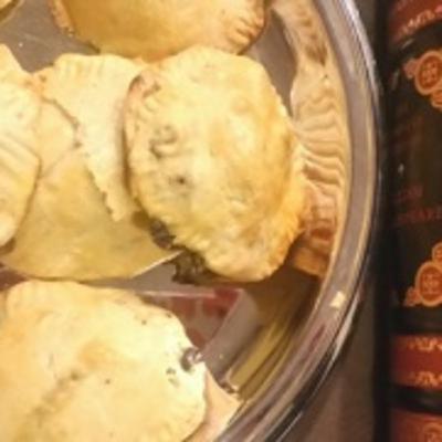 Shakespeare's Hamlet and the Dysfunctional Joy of Chicken Pies in Coffins (or The Funeral Baked Meats)