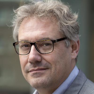 Prof. Dr. Jean Tillie: Politicoloog, Hoogleraar UvA, Voormalig Decaan aan de HvA en "Toekomstig Fotograaf"