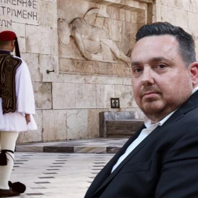 Πίσω Σελίδες | Αυτός να φυλάει τον Αγνωστο Στρατιώτη