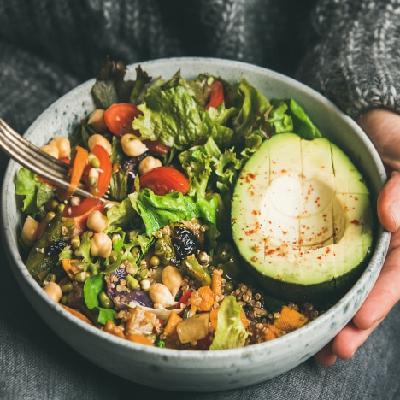 「每一口，吃进觉知」——正念饮食的日常修行