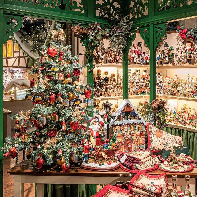 Weihnachtswunderwelt!? Die abenteuerliche Geschichte von Käthe Wohlfahrt Weihnachtswunderwelt!? Die abenteuerliche Geschichte von Käthe Wohlfahrt