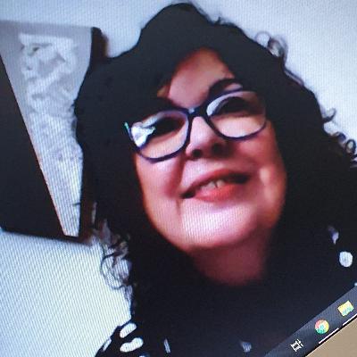 Hi there! Eu me chamo Bene e sou professora de Inglês especializada em Linguística Aplicada. Hi there! Eu me chamo Bene e sou professora de Inglês especializada em Linguística Aplicada.