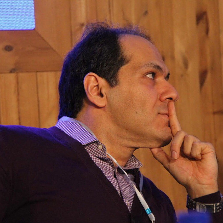 انگیزه و شکل گیری آن(آذرخش مکری)