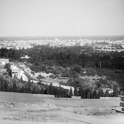 S8 Ep231: 5. Symbolic Strikes: US and Jordan Target Resurgent ISIS in Syria. Following an attack on US personnel, the US and Jordan conducted airstrikes against ISIS strongholds, likely with Syrian regime consultation. Ahmed Sharawi questions the efficacy of striki