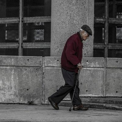 أفتّش في مكانك لا أراكَ - بهاء الدين زهير