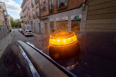 La Brújula de la Economía: Los efectos de la peste porcina, la nueva baliza de tráfico y el impulso hacia los coches eléctricos (03/12/2025)