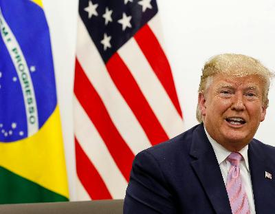 'Nunca vi, no Dia da Independência de uma nação, gente erguendo a bandeira de outro país', diz Rui Costa