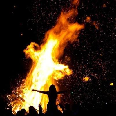 4x05 Rituales de fuego, cadenas de mensajes malditas,la leyenda del chundail y... ¿true crime?.