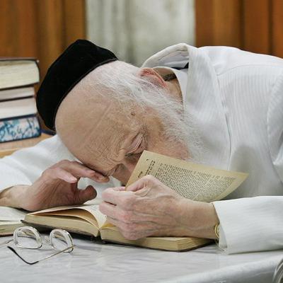 Rav Elyashiv Zt"l SINGING in learning פוסק הדור הגאון מרן הרב יוסף שלום אלישיב זיע"א Very Moving!🔥❤
