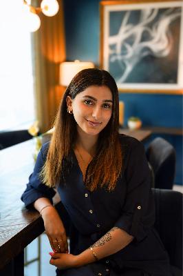 Entrepreneurial Journeys and Personal Branding in the Digital Age (feat. Farah Kazani)
