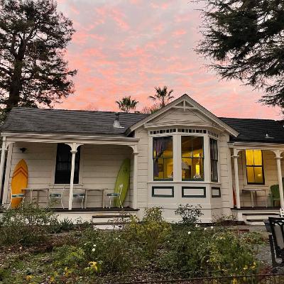 Santa Cruz, California - Santa Cruz Hostel - Creating A Great Vibe For Staff & Guests!