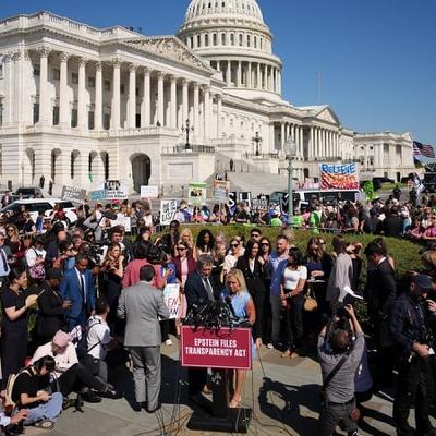 Tús Áite: An Painéal Idirnáisiúnta Tús Áite: An Painéal Idirnáisiúnta