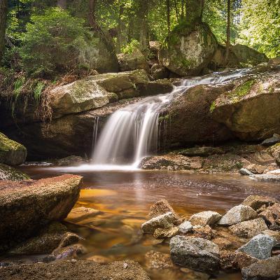 Cours d'eau qui ruisselle en pleine nature (bruit blanc) - 3h pour s'endormir, se relaxer ou se concentrer Cours d'eau qui ruisselle en pleine nature (bruit blanc) - 3h pour s'endormir, se relaxer ou se concentrer