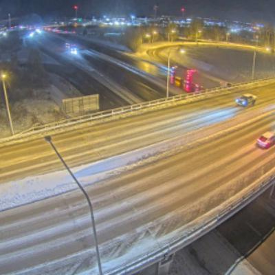 Nollgradigt på vägarna – fortsatt risk för halka