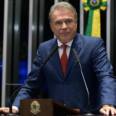 Alvaro empareda Ratinho condicionado apoio do Podemos à sua reeleição no Senado