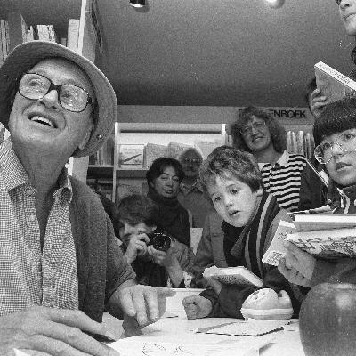 Did Willy Wonka’s Creator Spy on America? [from American History Hotline]