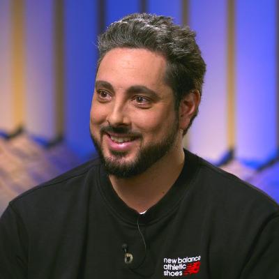 Diogo Batáguas: “Tudo o que faço é contraproducente para o meu bem-estar. Antes de entrar em palco, seja para 30 ou 5 mil pessoas, é uma angústia” Diogo Batáguas: “Tudo o que faço é contraproducente para o meu bem-estar. Antes de entrar em palco, seja para 30 ou 5 mil pessoas, é uma angústia”