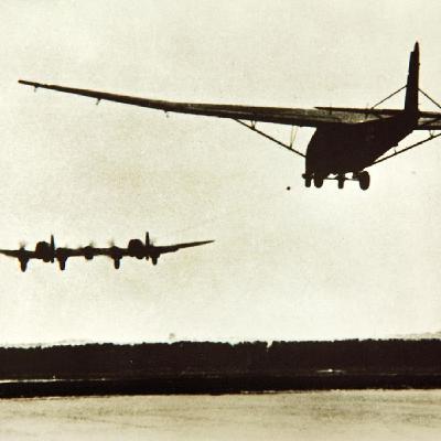 A la guerra en aviones sin motor
