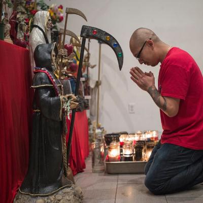 Adorar a la Santa Muerte: Consecuencias malignas