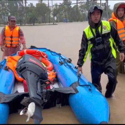 Tin trong nước - Mưa lũ đặc biệt lớn bao phủ Đắk Lắk, hơn 33 nghìn lượt nhà ngập – gần 10 nghìn người đã được sơ tán