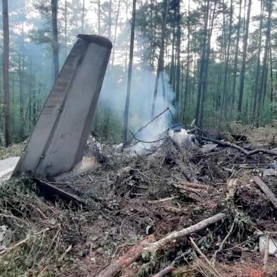 Russia plane crash, Epstein files, EU-China, Tesla and Big 3