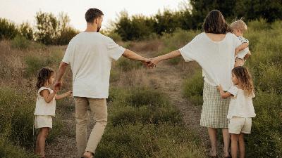 Константин Ушинский и его семья - супруга Надежда Семёновна и их дети