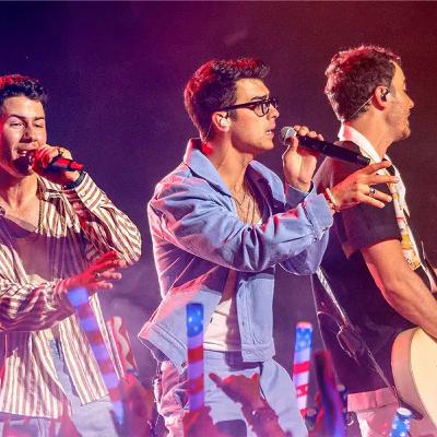 I’ve Seen the Jonas Brothers More Than a Dozen Times—But Last Night at MetLife Left Me Speechless I’ve Seen the Jonas Brothers More Than a Dozen Times—But Last Night at MetLife Left Me Speechless