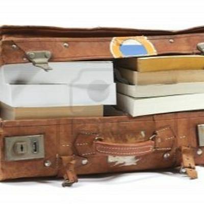 Les valises de livres dans les écoles au Cameroun- Christophe Tadja - MK Talks 4