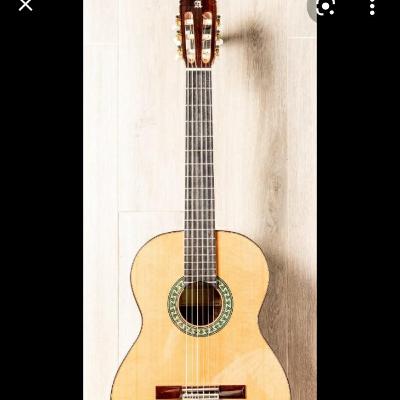 La guitarra española. Un pozo de viento y silencio.