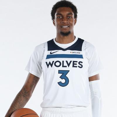 Jaden McDaniels Shootaround 03.05