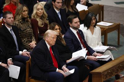 Trump welcomes end to ban on churches endorsing politicians