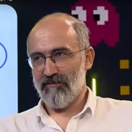 هادی حجازی فر در قسمت چهارم پامپ ۲ هادی حجازی فر در قسمت چهارم پامپ ۲