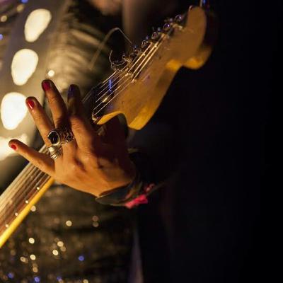 A boy who becomes a famous guitarist.