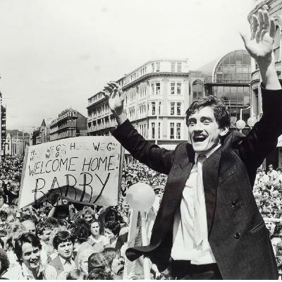 Barry McGuigan, campeón de la paz.