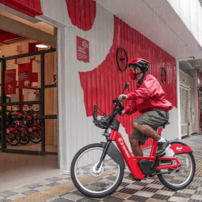 Economia e Negócios: iFood expande programa de e-bikes e investe R$ 300 milhões