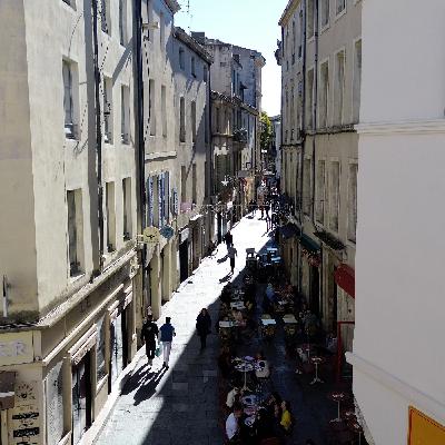 La rue Saint-Antoine La rue Saint-Antoine