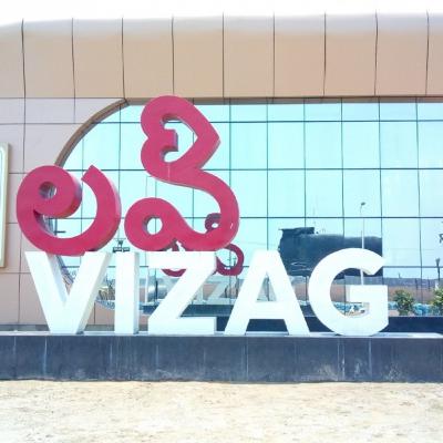 VIZAG ANTE MAKKUVA!