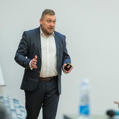 25.12.25 Ruutmeetrite taga:  AI mutrit veel kinni ei keera