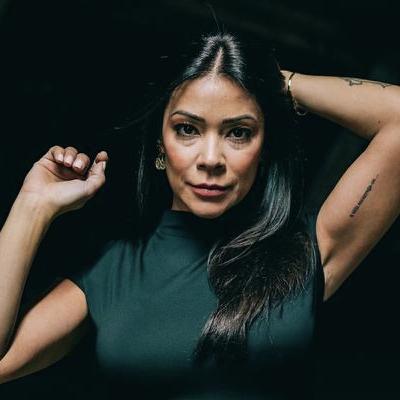 Raquel Tavares: “Saí do Café Luso, tinha aí 18 anos, vinha de xaile com brincos e ouço dois rapazes atrás de mim: ‘Essa não, que é fadista’” Raquel Tavares: “Saí do Café Luso, tinha aí 18 anos, vinha de xaile com brincos e ouço dois rapazes atrás de mim: ‘Essa não, que é fadista’”