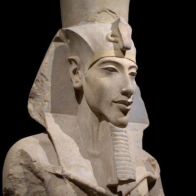Akenatón (1353 a.C.) — El faraón que cambió a los dioses Akenatón (1353 a.C.) — El faraón que cambió a los dioses